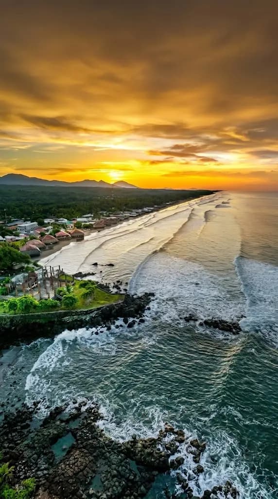 Playa El Cuco, San Miguel